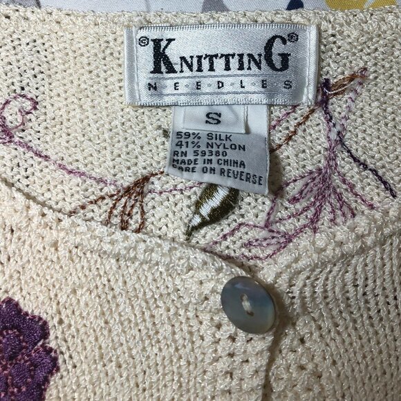VTG KNITTING NEEDLES Silk Cardigan Women’s Size Small Cream Floral Embroidery - Picture 4 of 7
